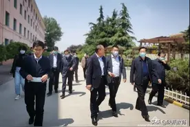 西安市委常委马希良调研指导鄠邑区学校教育扶贫工作图片