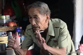 7旬农村大爷痴迷周易47年，独居“风水宝地”8年，看活成啥样图片