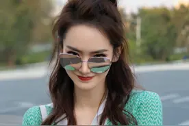 戚薇写真穿清爽薄荷绿针织，搭配高腰阔腿牛仔气场足图片