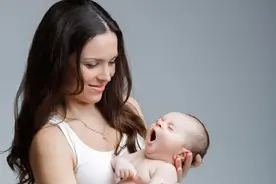 产后的宝妈们，为什么会腰痛？和产前有关系吗？要如何治疗呢图片