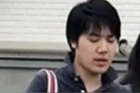 日本真子公主违抗父母警告，偷偷与男友约会，地铁上行为亲昵图片