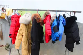 清洗羽绒服有妙招，不需一滴水，干净蓬松又快捷图片