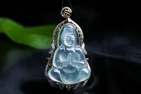 黑色的翡翠原石是墨翠？图片