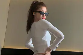 谁说泡泡袖显肩宽？学会了虞书欣的搭配法，你就不会这么说了图片