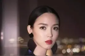 《不二神探》尽显美丽身材，23岁戴上世姐王冠，29岁嫁帅哥图片