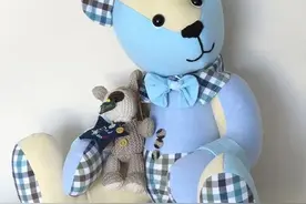 孩子穿旧的衣服都被妈妈做成了泰迪熊，实在太聪明了！图片
