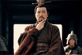 袁绍消灭公孙瓒时，刘备在干什么，为何不去救援老同学？图片