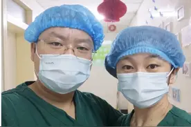 战疫“夫妻档”：不同的前线，共同的战斗图片