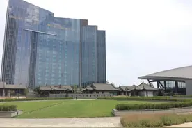沈阳网友航拍发现K11楼顶竟藏着几栋四合院图片