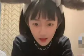 网红素颜在家是什么样子！！！图片
