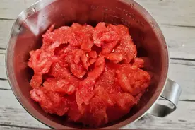 夏天孩子想喝冷饮，用这个小窍门西瓜变好喝冰饮，解渴又健康图片