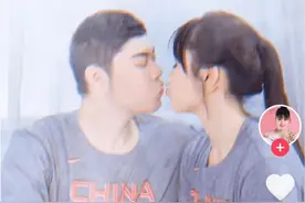 “女奥尼尔”李月汝撒狗粮！晒出和男友赵义明甜蜜合照，大秀恩爱图片