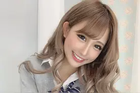 日本国民小老婆晒照宣布毕业图片