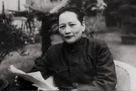 毛泽东只到火车站迎接过两个人：一个是宋庆龄，另一个是谁？图片
