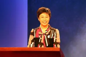“锄禾日当午”是何意？蒙曼解读“翻车”，网友：这也算国学大师图片