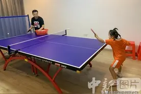 江西5岁萌娃打乒乓球走红：“我想参加比赛拿第一”图片
