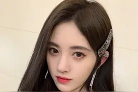 鞠婧祎的裙装穿搭，百变风格美丽动人图片