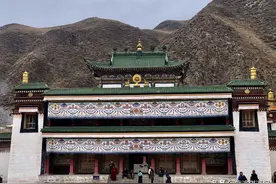 甘南拉卜楞寺，世界最高藏学府，虽是冬日依旧能感受到虔诚的信仰图片