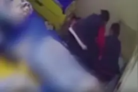 3岁女童午休竟被老师胶带绑、双腿压身！警方已介入调查图片