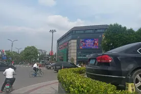 扬州第一大商场华懋的濒死挣扎图片