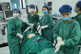 好险！孕妇突发腹痛，妇科微创手术成功“拆弹”图片