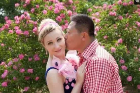 50岁大叔娶了个乌克兰“洋媳妇”，生下混血宝宝羡煞旁人图片