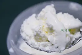 超简单的酸奶冰淇淋 自由搭配口味图片