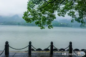 以“奇山异水”著称，因一幅画而闻名，这里是富春江最美的一段图片