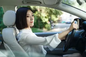 搭同事6天的顺风车，本想发个红包表示感谢，接到电话哭笑不得图片
