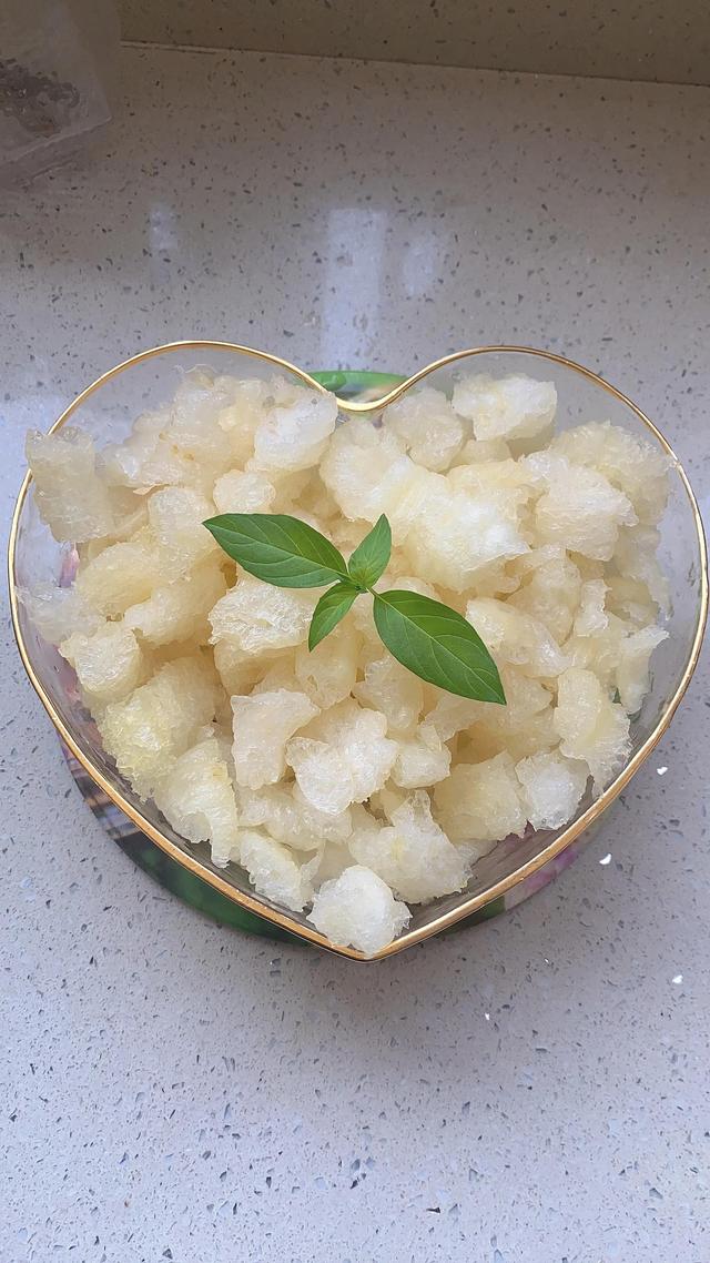 花胶蒸鸡蛋 2026年花胶蒸鸡蛋有什么功效 花胶蒸鸡蛋 2026年花胶蒸鸡蛋有什么功效