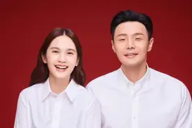 “眼睛最小宝宝”火了，李荣浩都输了，真想用手帮他扒一扒图片