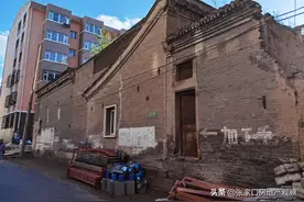 100多年前张家口有钱人的豪宅大院，墙高6米，24间房，标准四合院图片