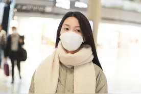 陈瑶气质好清新脱俗！穿棉衣搭白围巾温柔有灵气，搭配起来真耐看图片