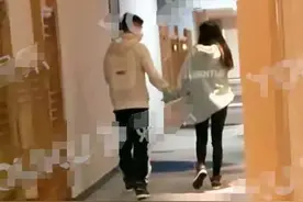 女星恋情疑似曝光？两人牵手共回酒店，男方被扒出曾脚踏4条船图片