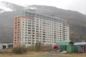世界上最宅的小镇，全镇人住在一栋大楼里，上学上班都不用出楼！图片