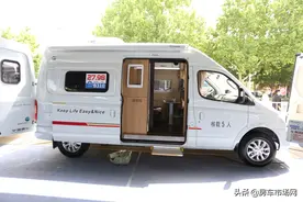27.98万宇通精品B型房车！5座有空调配柴暖，带厨卫适合夫妻自驾图片