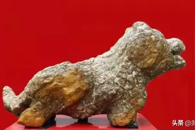 2009年，花6000元买下一尊雄狮奇石，专家估价2800万图片