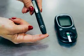 孕期贪吃一口点心，双胎宝宝险些缺氧难产图片