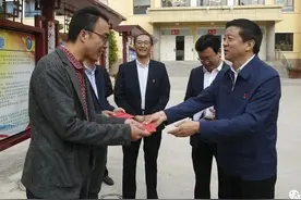 营造尊师重教氛围 办好人民满意教育——王振昌、乔学智开展教师节走访慰问活动图片