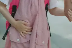 湖南16岁女孩厕所产子，装入塑料袋后继续睡觉，次日将娃扔垃圾桶图片