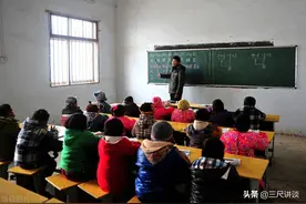 获得三十年证书的乡村教师，除了精神荣誉，更需要物质方面的奖励图片