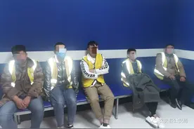 农安公安：特警出击！捣毁一赌博窝点 抓获参赌人员12名！图片