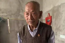 他将自己八个儿子送上战场，后来一个也没回来，故事被改编成电影图片