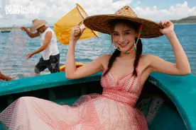 baby化身海岛少女 身着黎族特色服饰清纯貌美图片