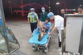 枣庄市民不慎被蛇咬伤“生命通道”10分钟将其送医治疗图片