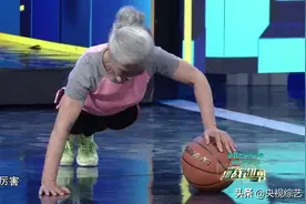 她曾因病卧床20多年，如今70岁练出马甲线图片