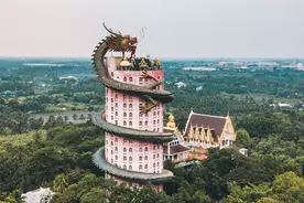 泰国被巨龙缠绕的粉红色寺庙，99%的人都没有去过图片