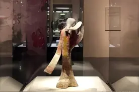 汉代歌舞闻天下，刘邦宠妃“翘袖折腰”舞，功夫确实厉害图片
