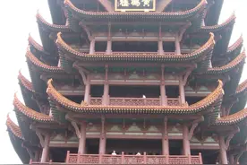李白的登金陵凤凰台和崔颢的黄鹤楼谁更胜一筹？空字好在何处？图片