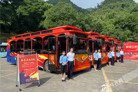 打造沉浸式红岩文化“微型展览馆”红岩、红梅巴士线路今日首发图片
